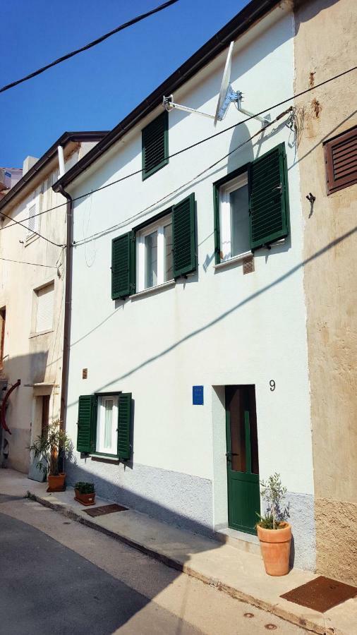 Apartment Vrbenka Vrbnik Exteriör bild