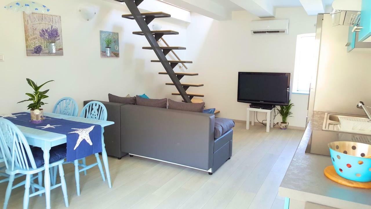 Apartment Vrbenka Vrbnik Exteriör bild