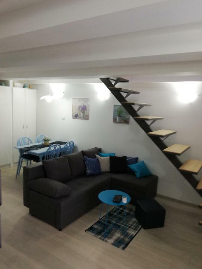 Apartment Vrbenka Vrbnik Exteriör bild